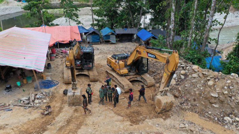 Gakkumhut Wilayah Sulawesi, Seksi Wilayah II Palu, mengamankan dua terduga penambang emas ilegal. (Foto: Istimewa)