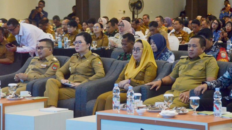 Wakil Wali Kota Palu, Imelda Liliana Muhidin menghadiri rapat koordinasi dan evaluasi program Asta Cita Presiden dan Wakil Presiden RI di wilayah Sulawesi Tengah, Senin (17/11/2025). (Foto: Pemkot Palu)