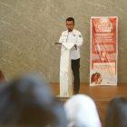 Rahmad Mustafa membuka kegiatan peringatan Hari AIDS Sedunia tingkat Kota Palu tahun 2025, Rabu (03/12/2025). (Foto: Pemkot Palu)