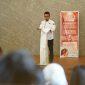 Rahmad Mustafa membuka kegiatan peringatan Hari AIDS Sedunia tingkat Kota Palu tahun 2025, Rabu (03/12/2025). (Foto: Pemkot Palu)