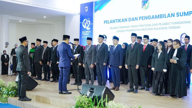 Gubernur Sulteng, Anwar Hafid melantik 40 pejabat eselon II dan fungsional di lingkungan Pemprov Sulteng, Senin (11/5/2026). (Foto: Istimewa)