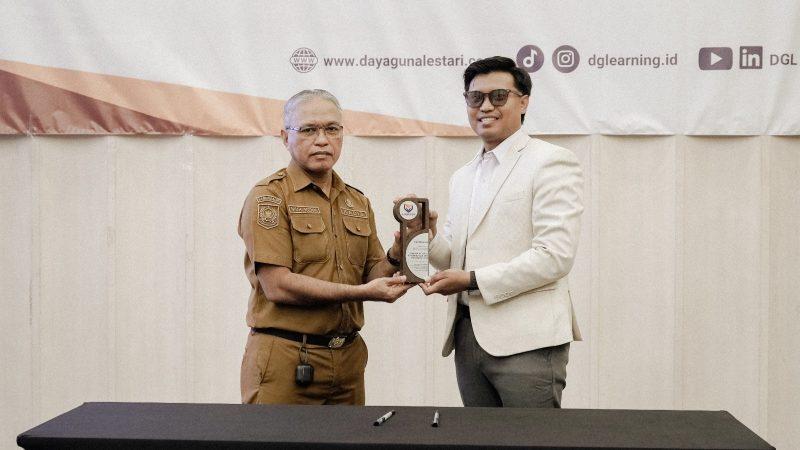 PT Daya Guna Lestari dan Disbunnak Sulteng meneken kerja sama untuk memperkuat kolaborasi sektor perkebunan. (Foto: Istimewa)