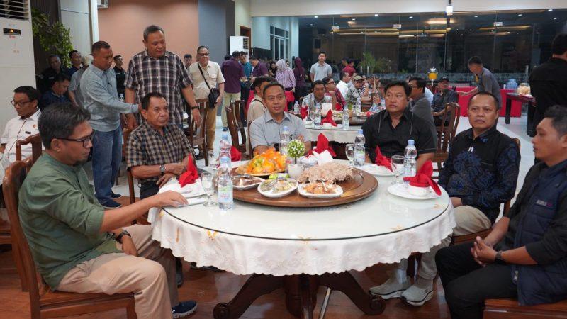 Kapolda Sulteng, Irjen Nasri Sulaeman menggelar silaturahmi bersama sejumlah jurnalis di Kota Palu, Rabu (12/8/2026) malam. (Foto: Istimewa)