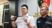Kasatreskrim Polresta Palu, AKP Ismail Boby memberi keterangan pers terkait penangkapan pelaku pembunuhan satu keluarga di Duyu, Rabu (26/8/2026). (Foto: Istimewa).