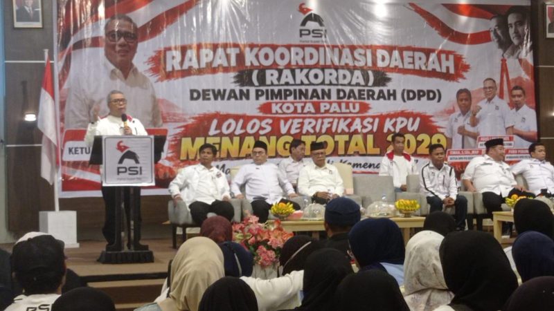 Ketua Harian PSI, Ahmad Ali membuka rakorda PSI Kota Palu, Selasa (16/9/2026). (Foto: Istimewa)