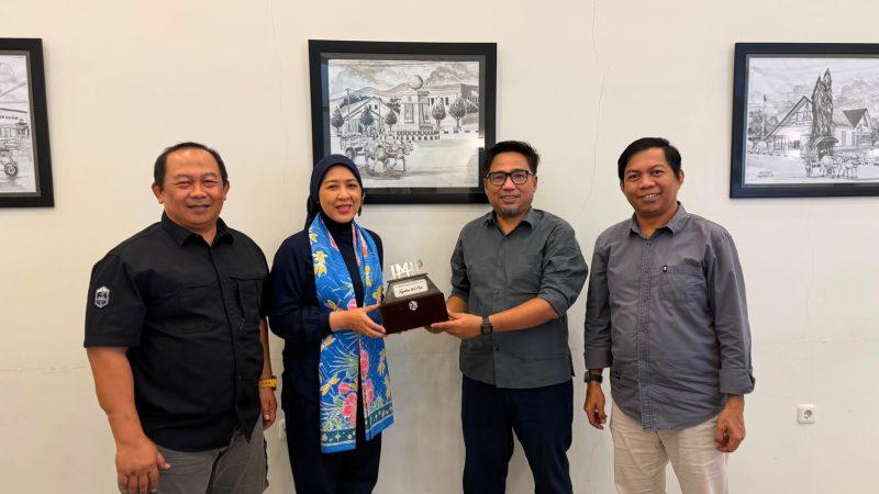 Pengurus AMSI Sulteng menerima kunjungan manajemen PT IMIP, Selasa (22/9/2026). (Foto: Istimewa)