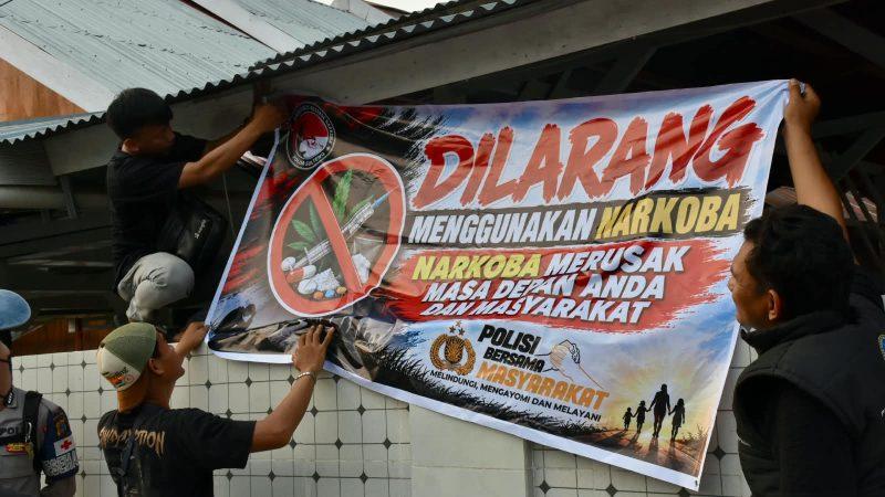 Aparat gabungan dari Polda-BNNP Sulteng kembali menggerebek kampung narkoba di Kelurahan Kayumalue, Kota Palu, Kamis (15/10/2026). (Foto: Istimewa)